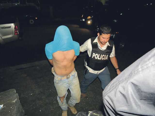 Delincuentes detenidos: ¿Por qué se les tapa la cara?