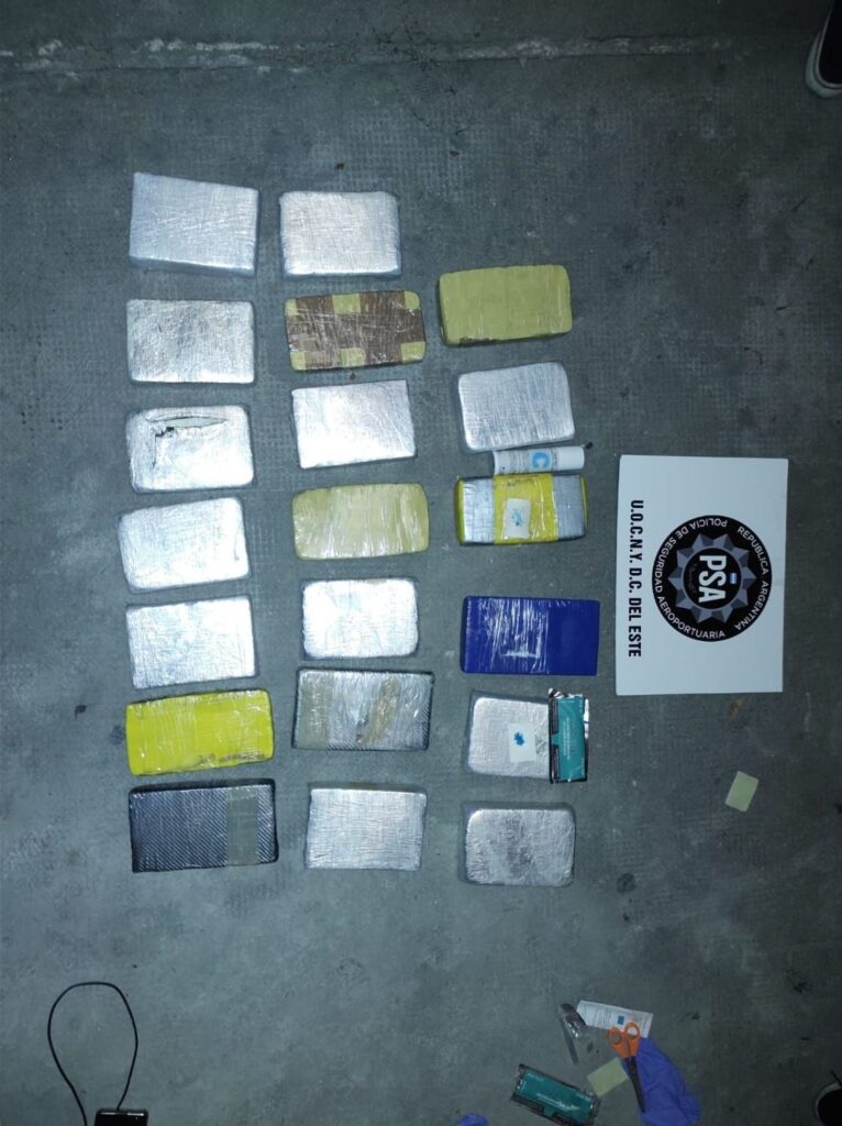 La PSA secuestro 21 kilos de cocaína en Balvanera
