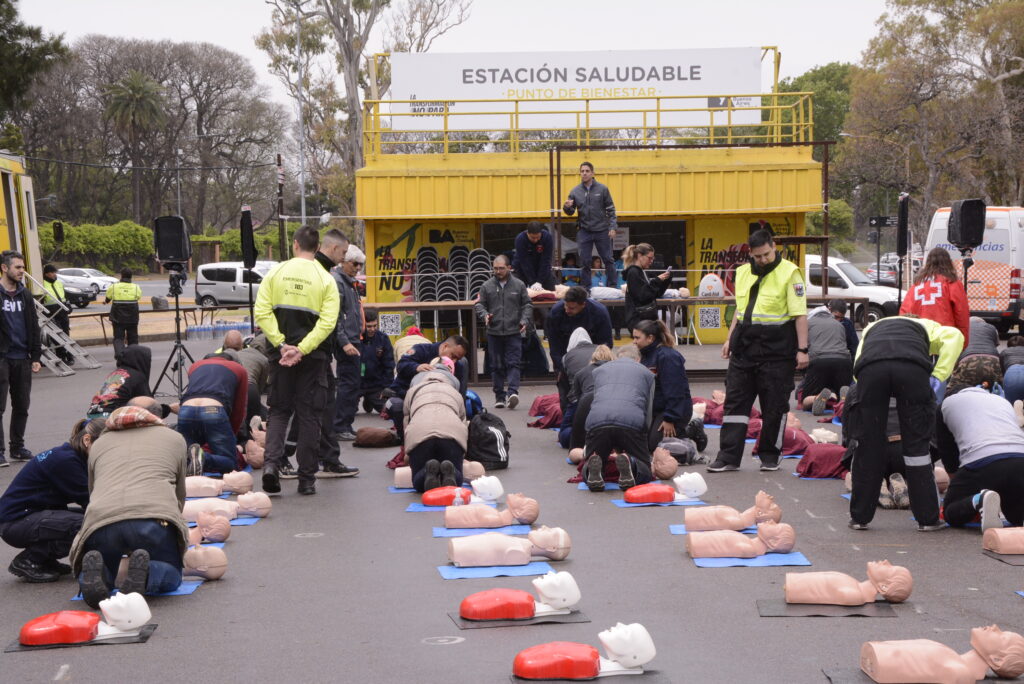Primeros auxilios: Realizaron una Jornada Masiva de RCP en Palermo