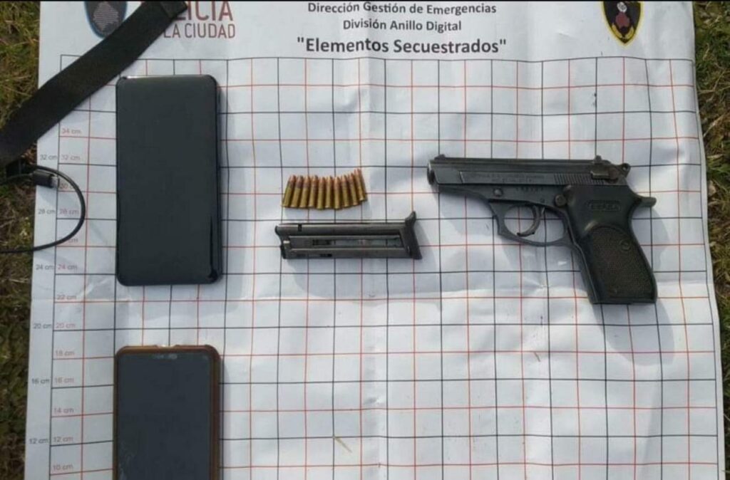 Un detenido en Mataderos por circular armado en auto robado en Castelar