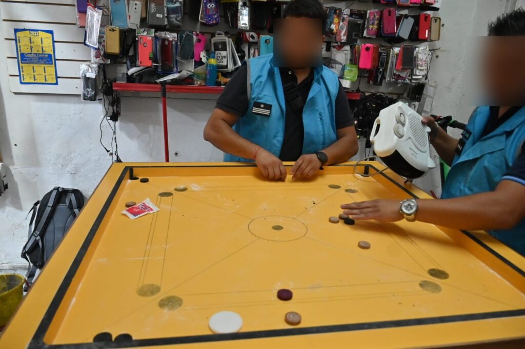 Juego Clandestino Balvanera: desbarataron un garito que tenía como fachada un local de celulares