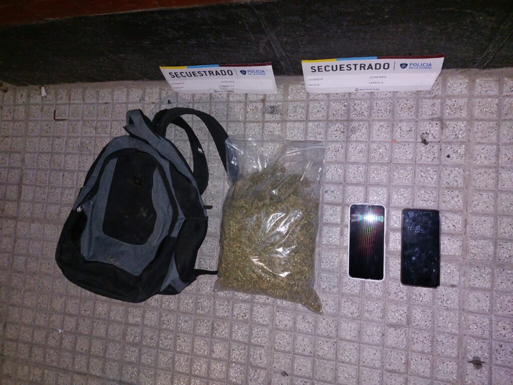Narcomenudeo: Dos detenidos con casi un kilo de marihuana en una mochila