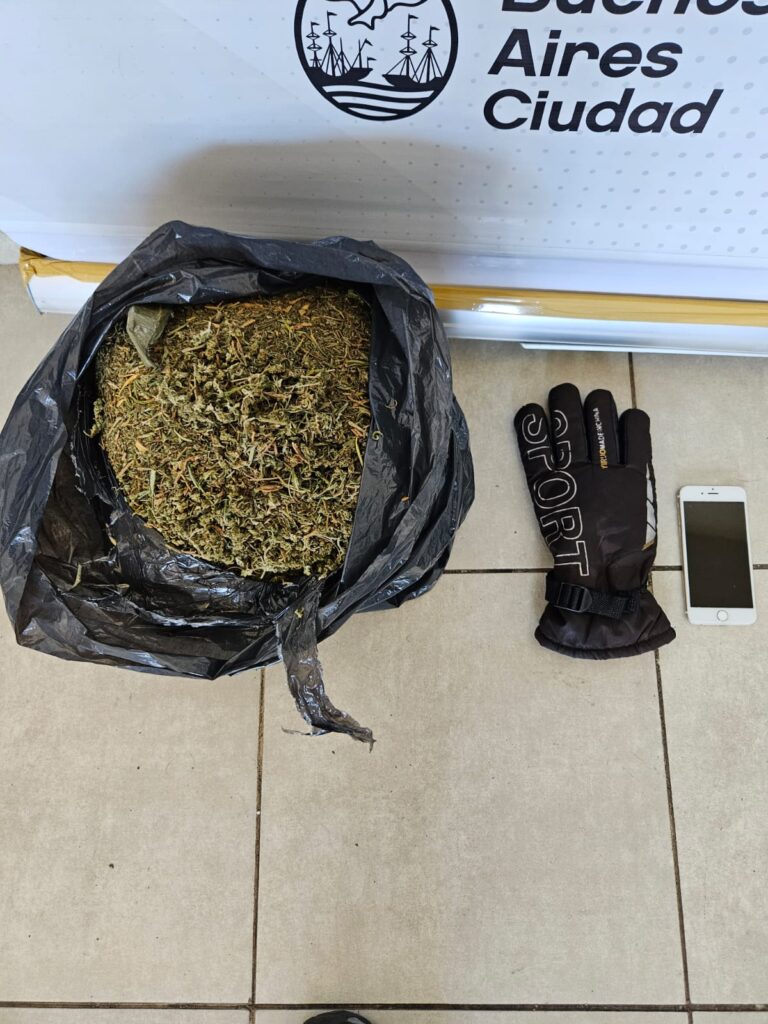 Contactó a una masajista por redes sociales y la golpeó hasta dejarla desmayada