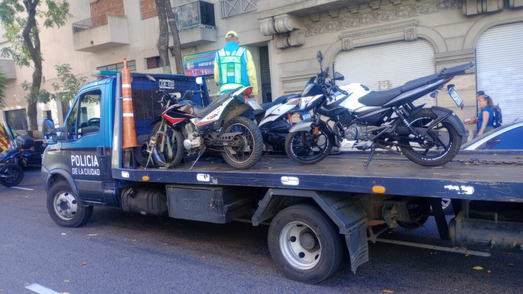 Más de 30 vehículos fueron secuestrados por la Policía de la Ciudad en operativos contra picadas y motochorros