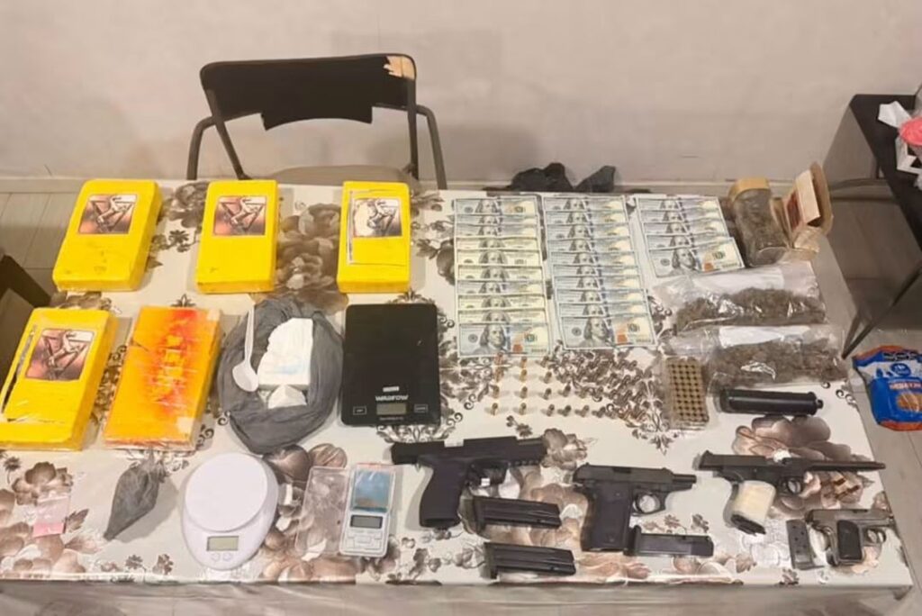 ALMAGRO MÁS DE 6 KILOS DE COCAÍNA Y CUATRO ARMAS: UN IMPUTADO CON PRISIÓN PREVENTIVA